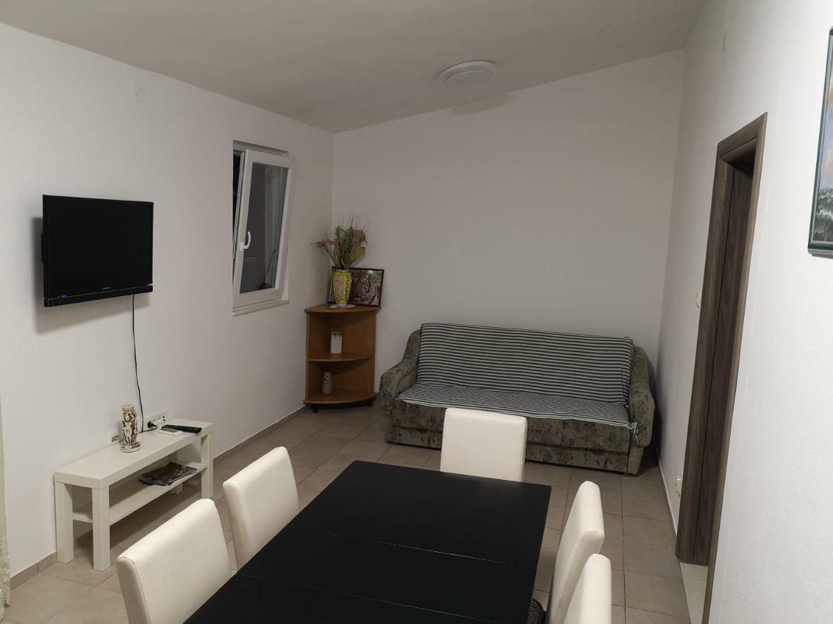 Apartment Joke Ražanj Exteriér fotografie